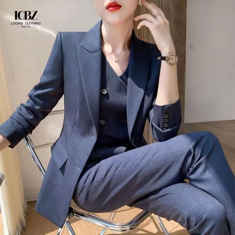 Women’s Pant Suits