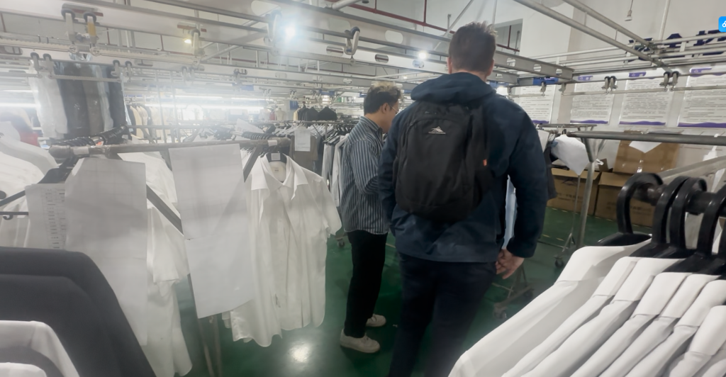 Customers visit and inspect LCBZ